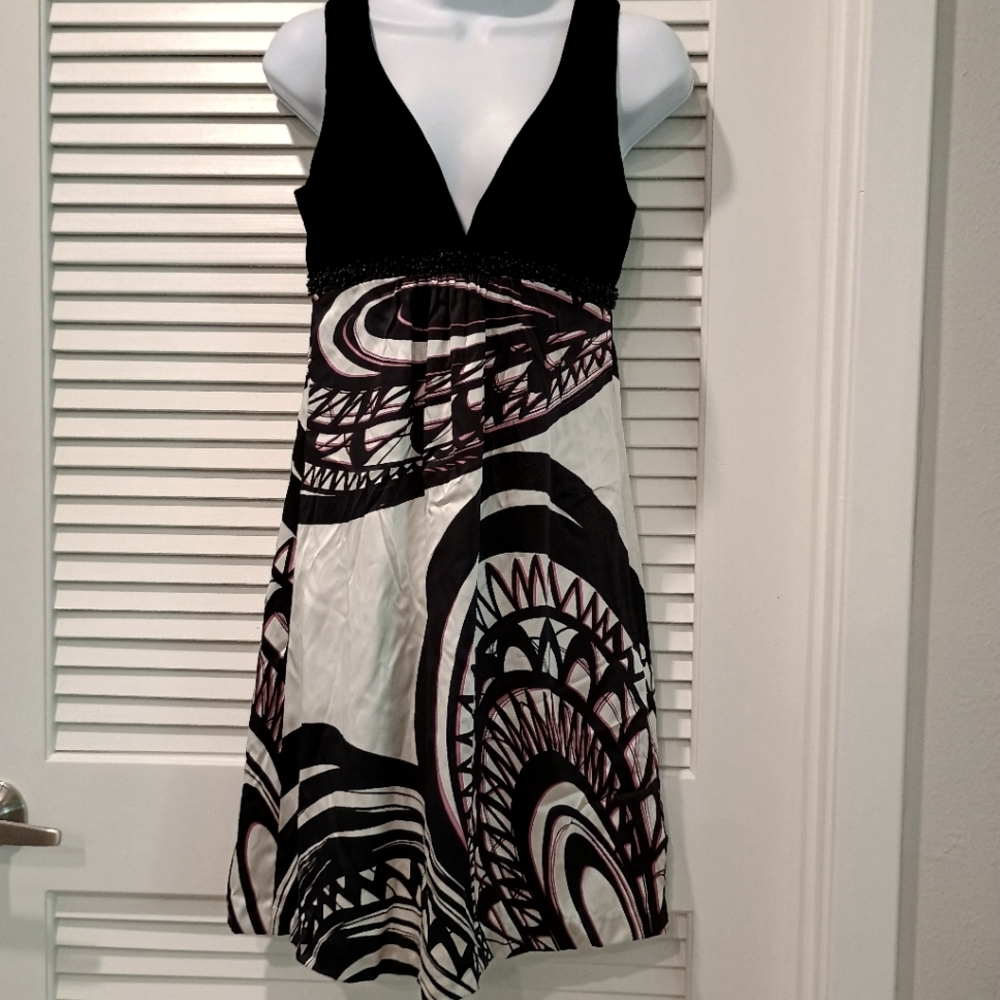 Trina Turk Elegant Black Velvet and White Satin Patterned Dress Size 0
